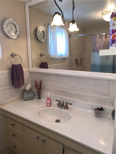 1230 Greentree Road Pittsburgh, PA 15220 - Photo 11 of 22 Gallery Image 11