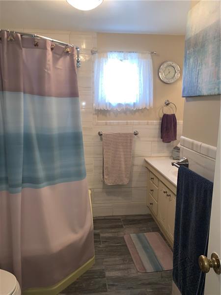 1230 Greentree Road Pittsburgh, PA 15220 - Photo 12 of 22 Gallery Image 12