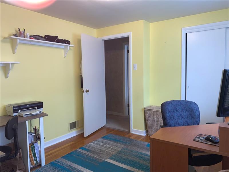 1230 Greentree Road Pittsburgh, PA 15220 - Photo 14 of 22 Gallery Image 14