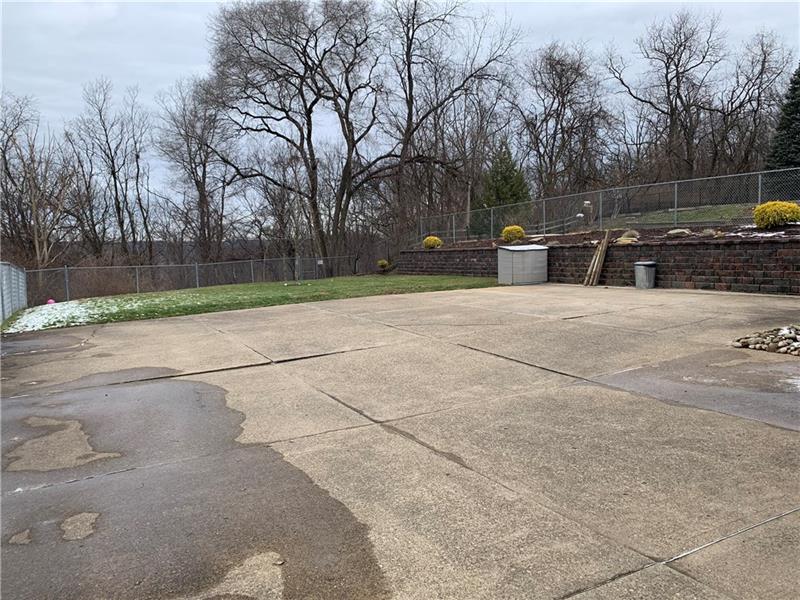 1230 Greentree Road Pittsburgh, PA 15220 - Photo 20 of 22 Gallery Image 20