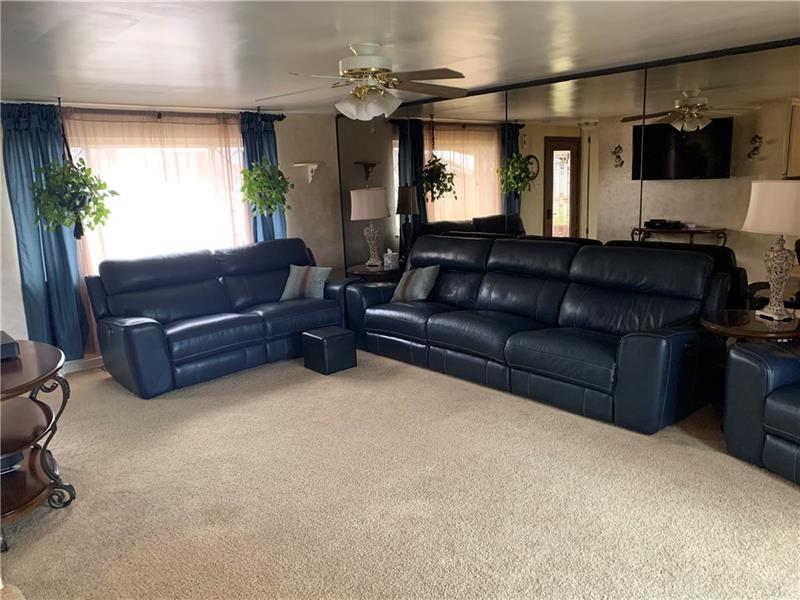 1230 Greentree Road Pittsburgh, PA 15220 - Photo 4 of 22 Gallery Image 4