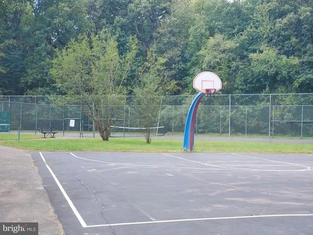 a view of a tennis court