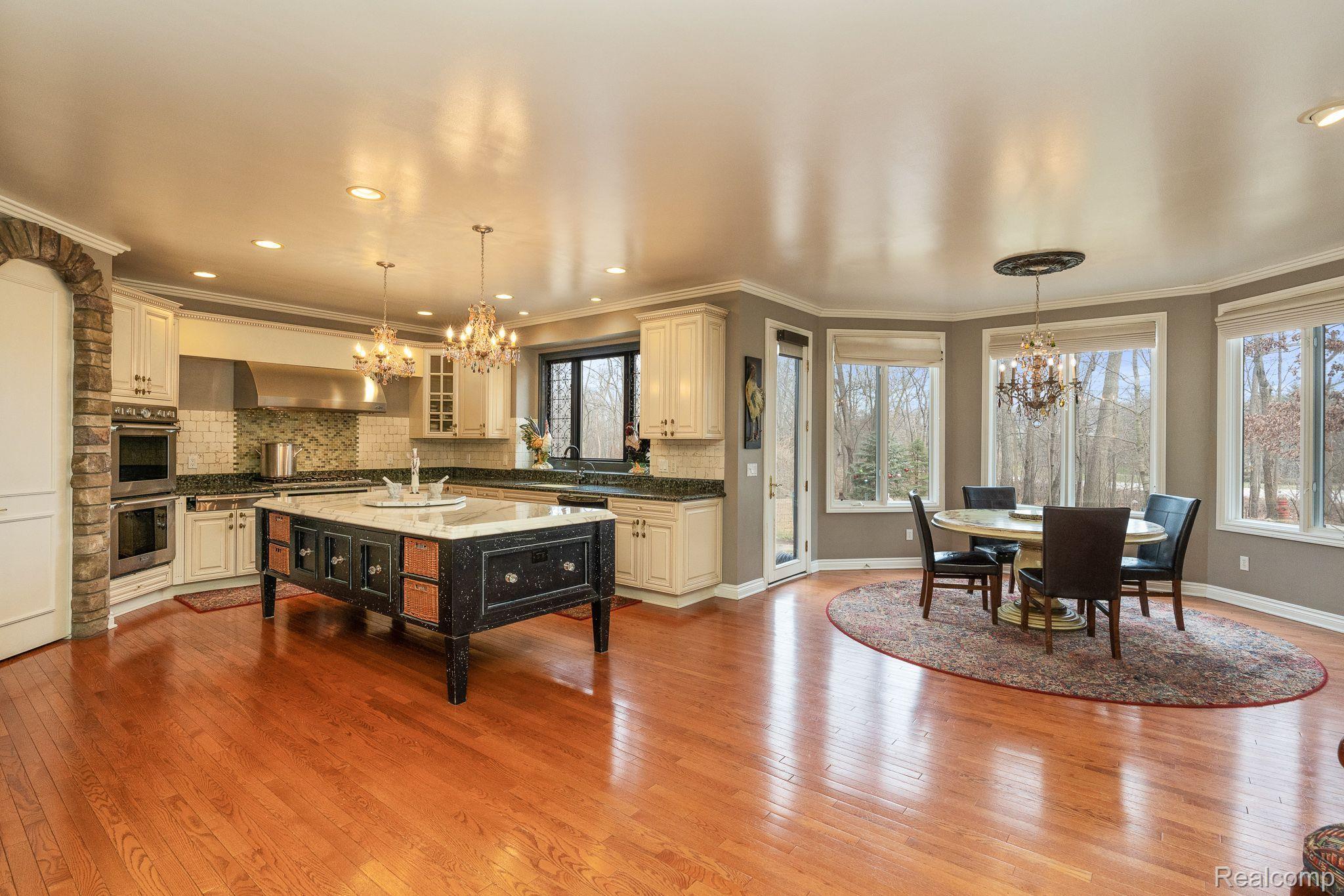 5489 Carrollton Court Rochester, MI 48306 - Photo 13 of 23 Gallery Image 13