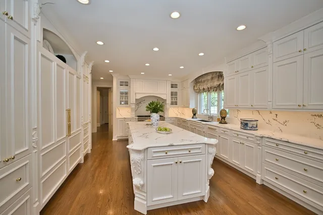 $2,750,000 | 560 Jacqulyn Lane, Lake Forest, IL 60045