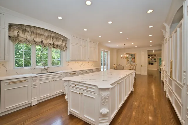 $2,750,000 | 560 Jacqulyn Lane, Lake Forest, IL 60045