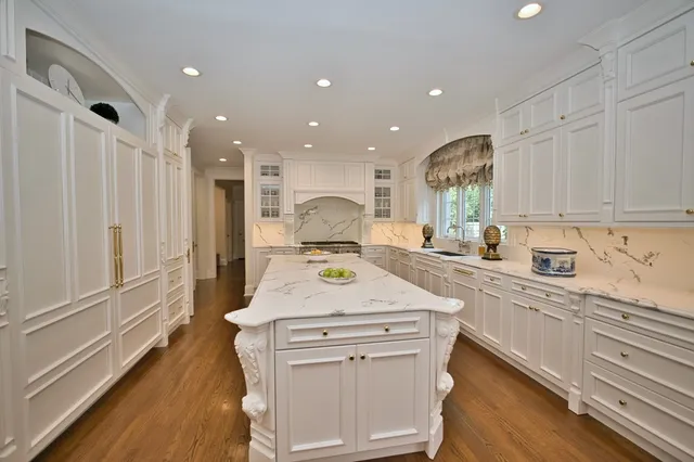 $2,750,000 | 560 Jacqulyn Lane, Lake Forest, IL 60045