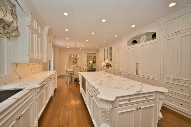 $2,750,000 | 560 Jacqulyn Lane, Lake Forest, IL 60045