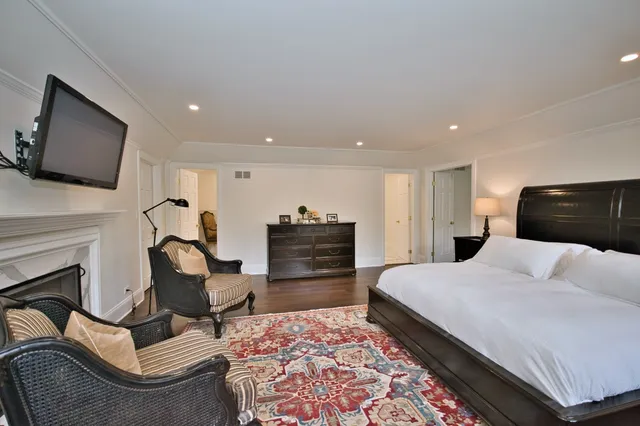 $2,750,000 | 560 Jacqulyn Lane, Lake Forest, IL 60045