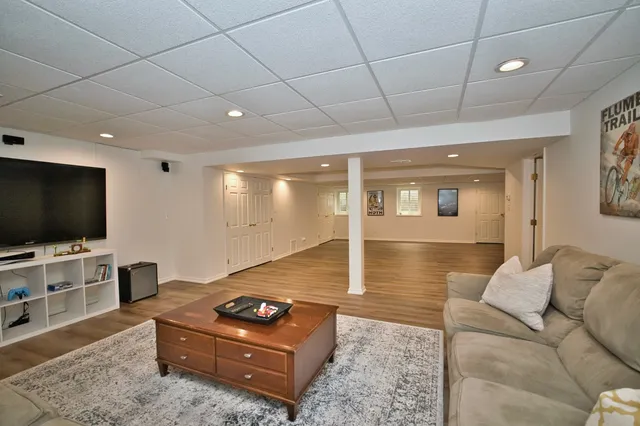 $2,750,000 | 560 Jacqulyn Lane, Lake Forest, IL 60045