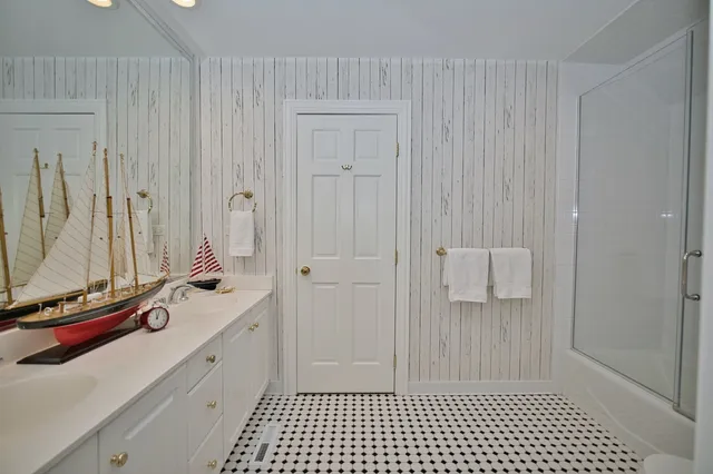 $2,750,000 | 560 Jacqulyn Lane, Lake Forest, IL 60045