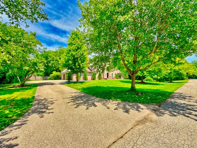 $2,750,000 | 560 Jacqulyn Lane, Lake Forest, IL 60045
