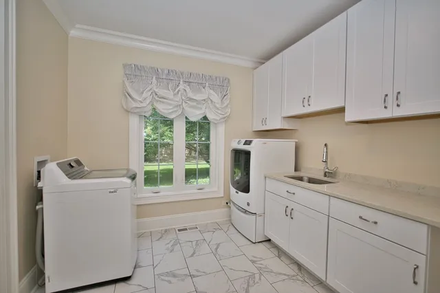 $2,750,000 | 560 Jacqulyn Lane, Lake Forest, IL 60045