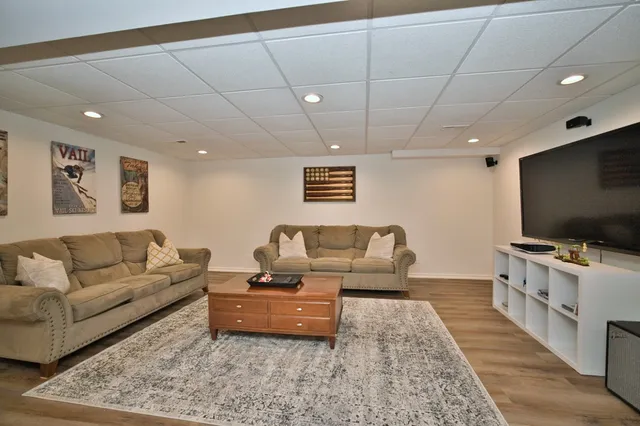 $2,750,000 | 560 Jacqulyn Lane, Lake Forest, IL 60045