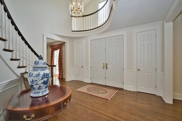 $2,750,000 | 560 Jacqulyn Lane, Lake Forest, IL 60045