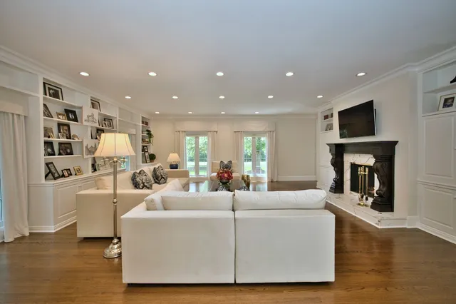 $2,750,000 | 560 Jacqulyn Lane, Lake Forest, IL 60045