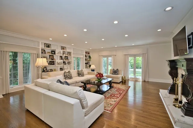 $2,750,000 | 560 Jacqulyn Lane, Lake Forest, IL 60045