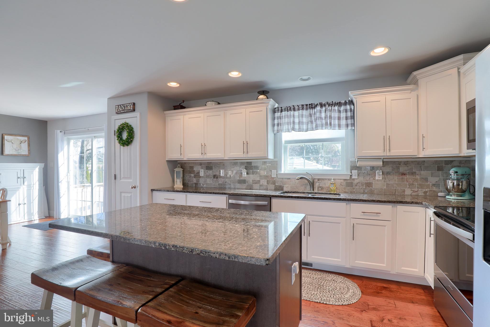 883 Central Manor Road Lancaster, PA 17603 - Photo 12 of 49
