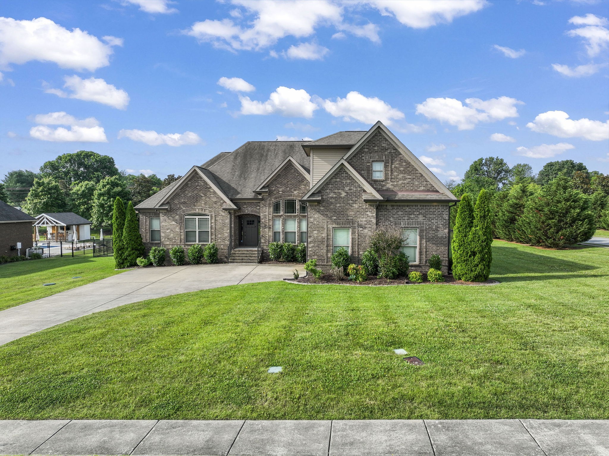 523 Urlacher Drive Murfreesboro, TN 37129 - Photo 3 of 45 a front view of house with yard and green space