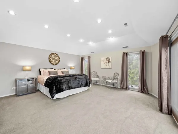 $975,000 | 2409 The Strand, Northbrook, IL 60062