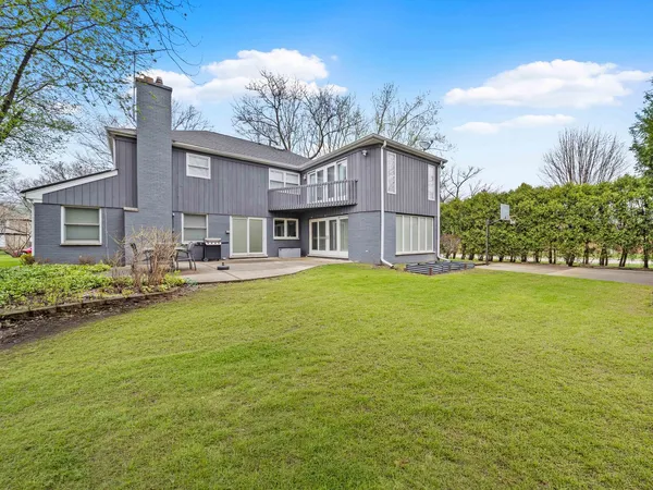 $975,000 | 2409 The Strand, Northbrook, IL 60062