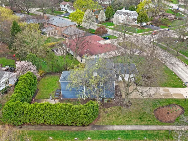 $975,000 | 2409 The Strand, Northbrook, IL 60062