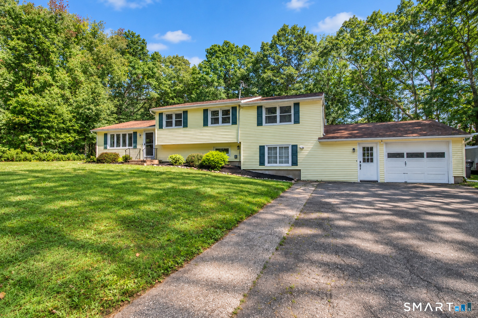 18 Arbor Road Monroe, CT 06468 - Photo 2 of 27 Gallery Image 2