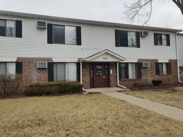 $1,895 | 400 Echo Lane, Unit 4, Aurora, IL 60504