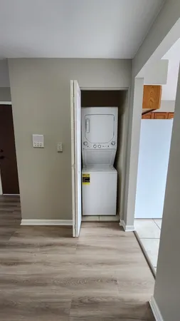 $1,895 | 400 Echo Lane, Unit 4, Aurora, IL 60504