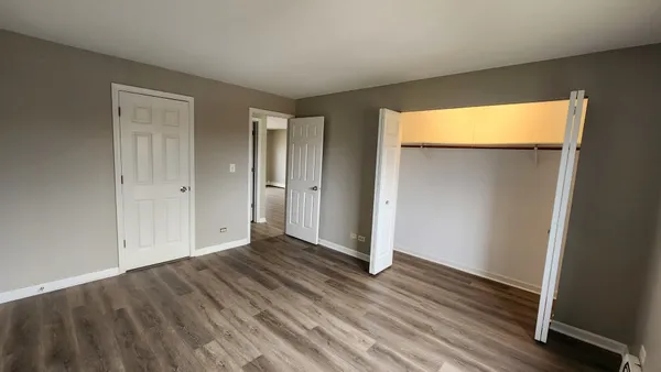 $1,895 | 400 Echo Lane, Unit 4, Aurora, IL 60504