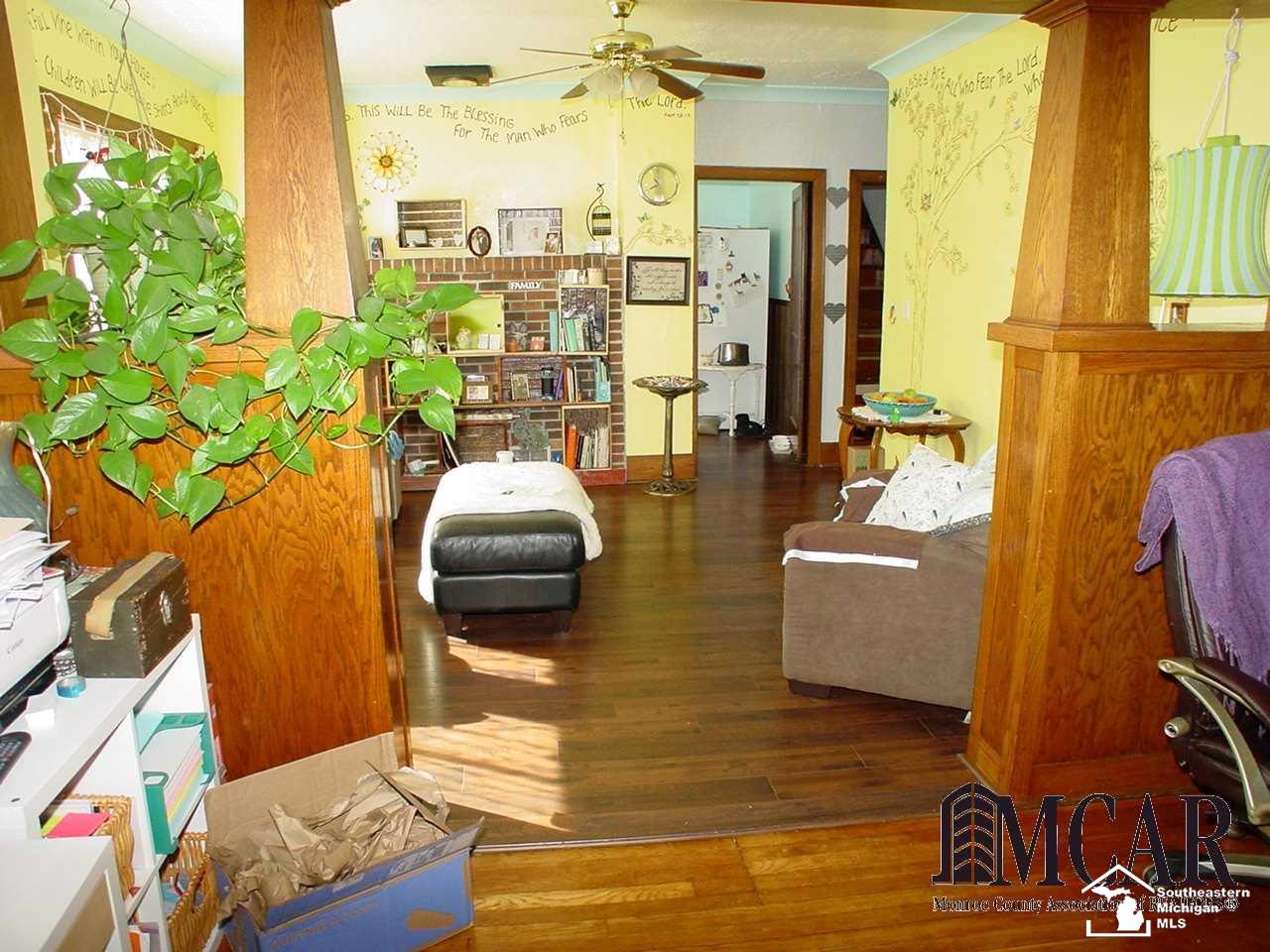 1065 West Temperance Road Temperance, MI 48182 - Photo 11 of 24 21437669-10.JPG