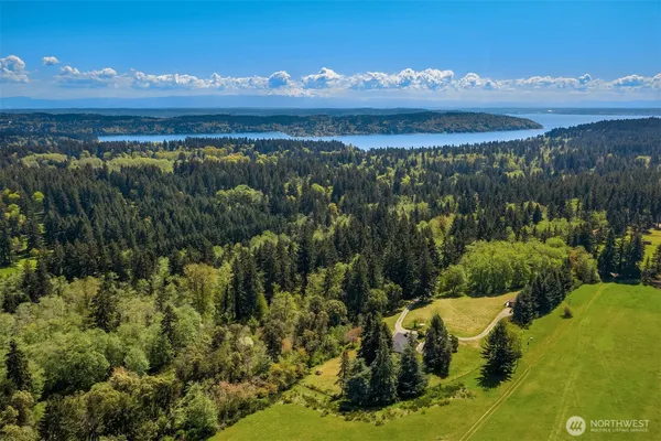 $1,700,000 | 12504 Southwest 232nd Street, Vashon, WA 98070