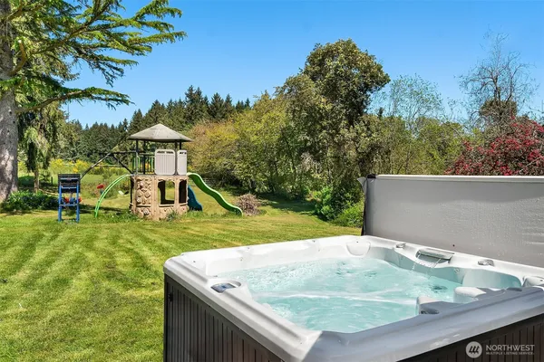 $1,700,000 | 12504 Southwest 232nd Street, Vashon, WA 98070