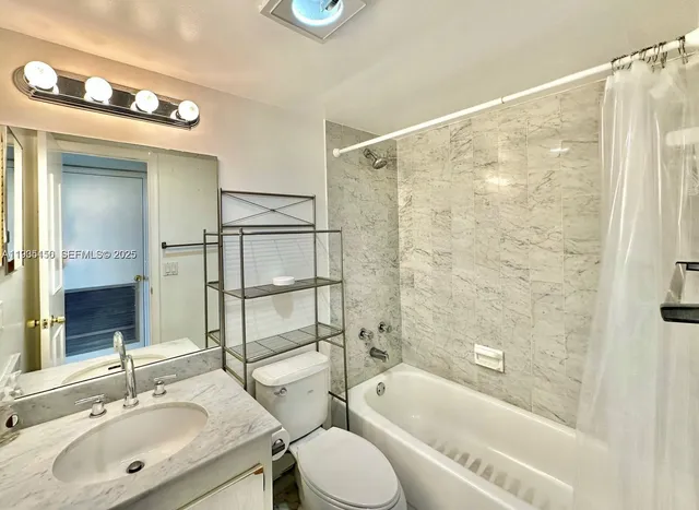 $2,900 | 2401 South Ocean Drive, Unit 707, Hollywood, FL 33019