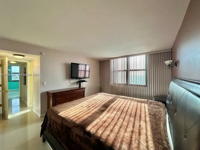 $2,900 | 2401 South Ocean Drive, Unit 707, Hollywood, FL 33019