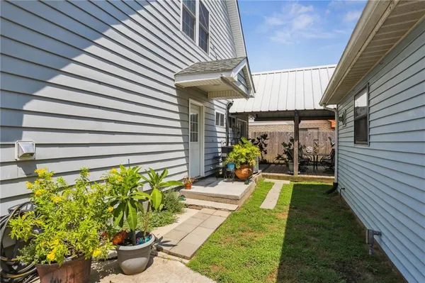 $3,400 | 661 East William David Parkway, Metairie, LA 70005