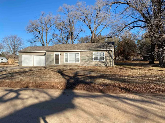 $79,500 | 904 East 8th Street, Harper, KS 67058