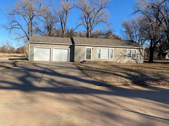 $79,500 | 904 East 8th Street, Harper, KS 67058