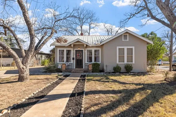 $649,000 | 209 South Elk Street, Fredericksburg, TX 78624