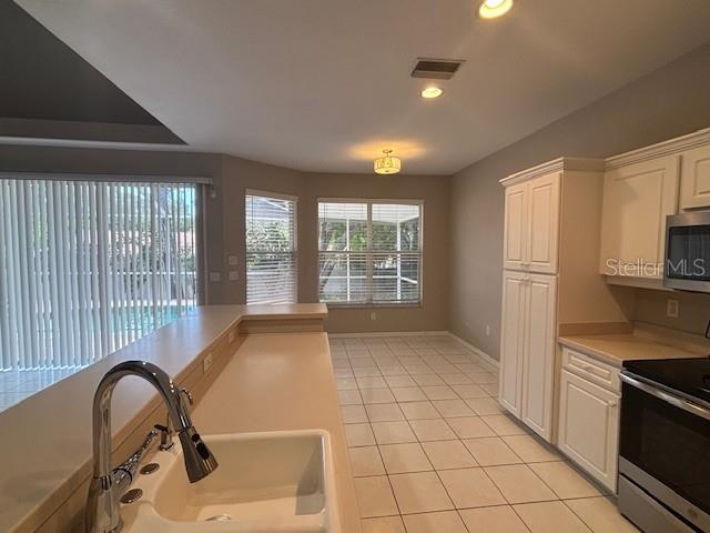 336 Brookside Court Palm Harbor, FL 34683 - Photo 4 of 21