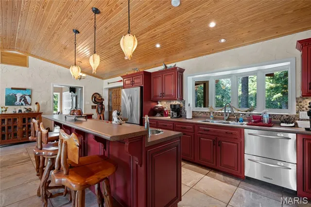 $1,350,000 | 2402 Ripley Route North, Doniphan, MO 63935