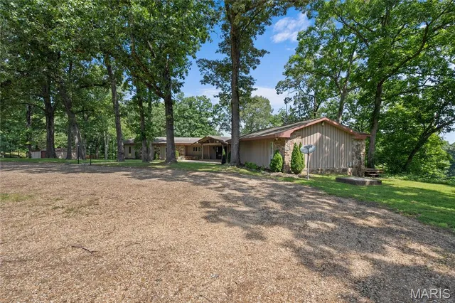$1,350,000 | 2402 Ripley Route North, Doniphan, MO 63935