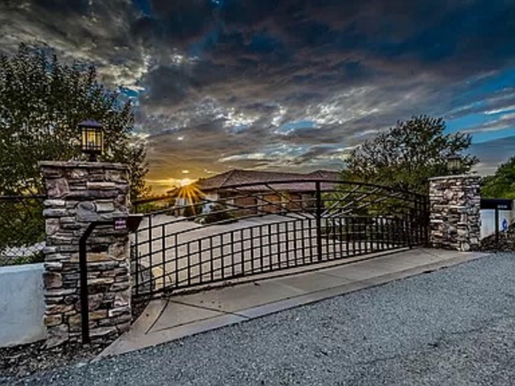 2687 Vía Rancheros Fallbrook, CA 92028 - Photo 1 of 1