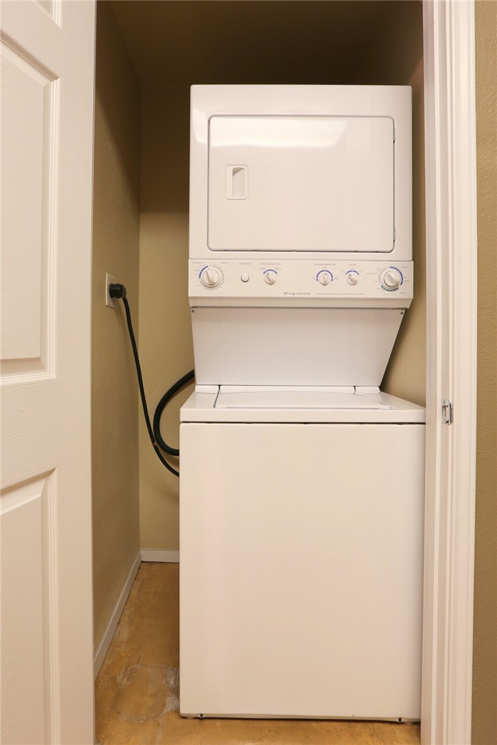 910 West 25th Street, Unit 502 Austin, TX 78705 - Photo 9 of 26 a utility room with dryer and washer