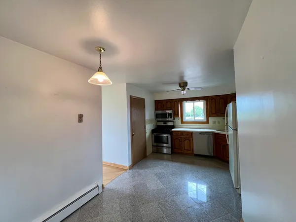 $2,200 | 8887 North Grace Avenue, Unit 2, Niles, IL 60714