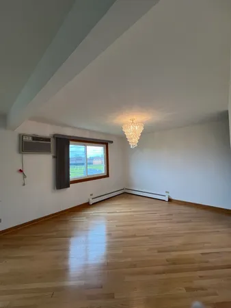 $2,200 | 8887 North Grace Avenue, Unit 2, Niles, IL 60714