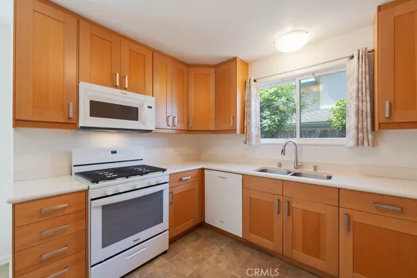 $4,840 | 218 Calle De Arboles, Redondo Beach, CA 90277