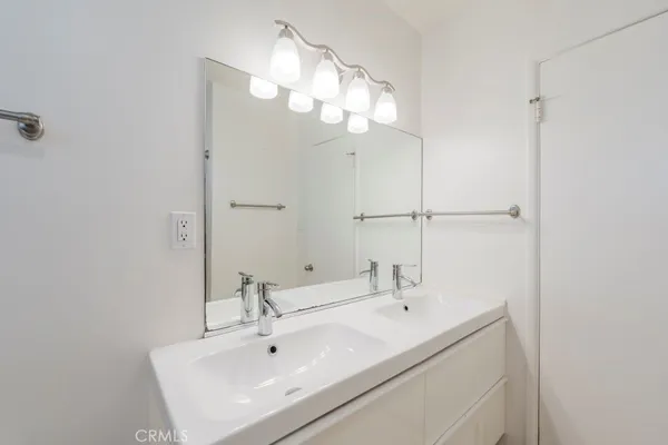 $4,840 | 218 Calle De Arboles, Redondo Beach, CA 90277