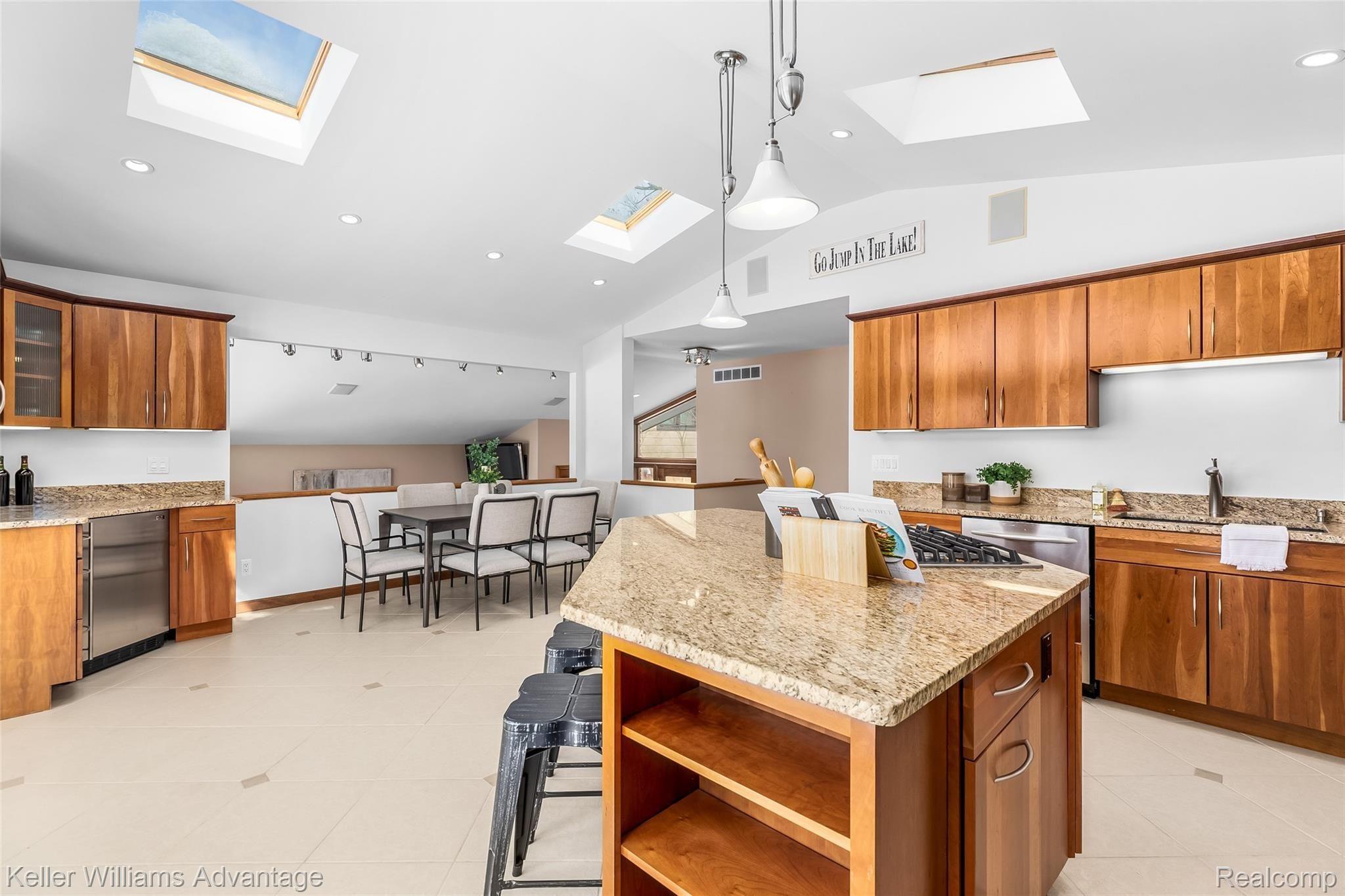 3191 Ridge Road White Lake, MI 48383 - Photo 24 of 42 Kitchen.