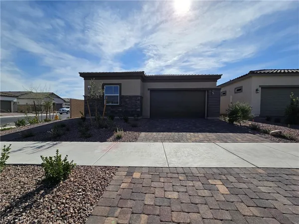 $2,550 | 852 Weston Ridge Street, Henderson, NV 89011