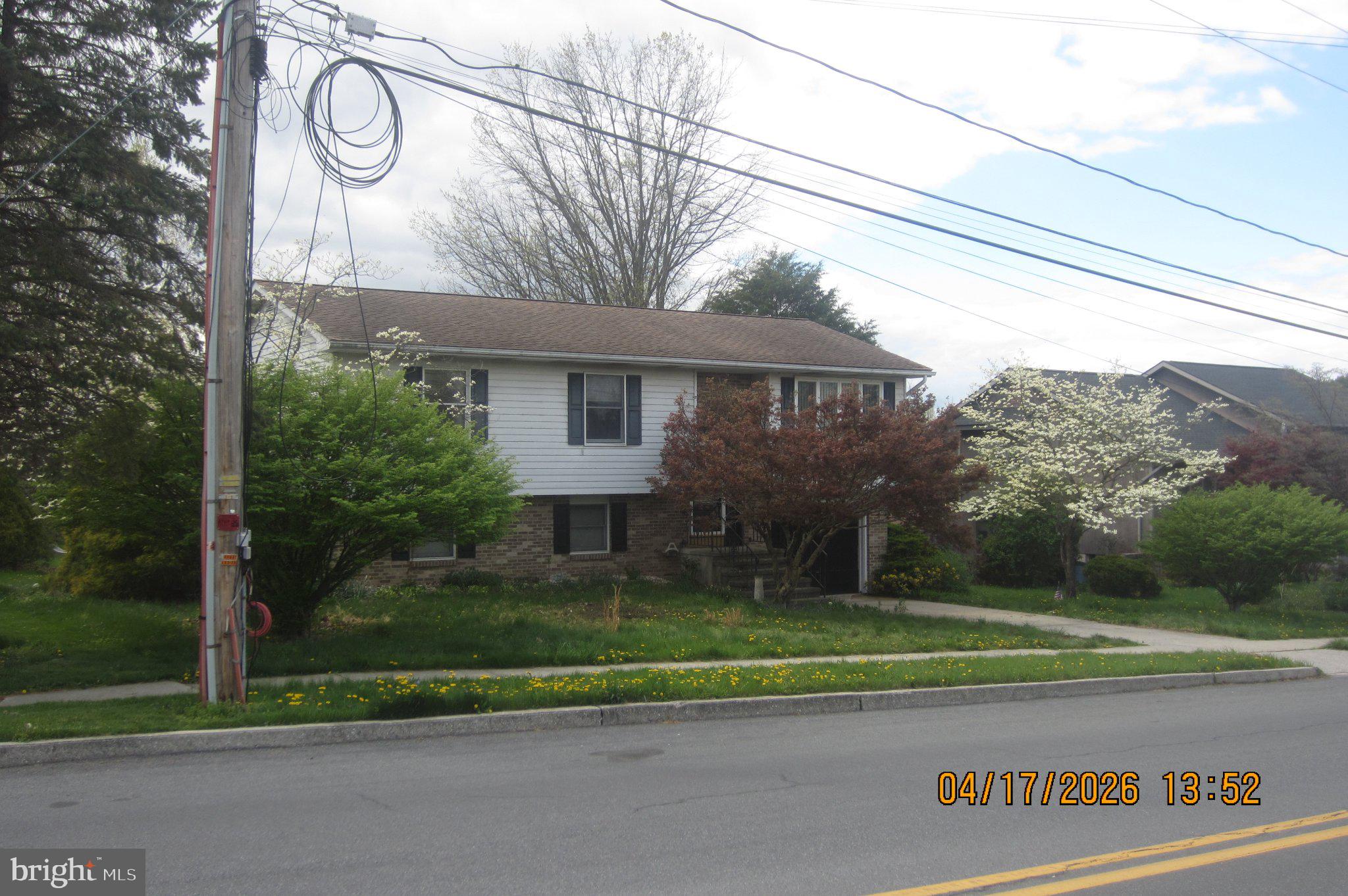 312 Sarhelm Road Harrisburg, PA 17112 - Photo 4 of 62 Charming split-level home with greenery.